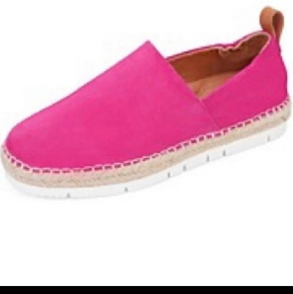 GENTLE Souls by Kenneth Cole pink Espadrilles